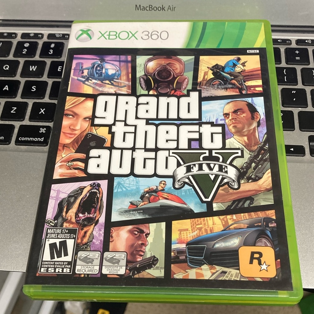 Microsoft Xbox 360 Grand Theft Auto V complete with manual